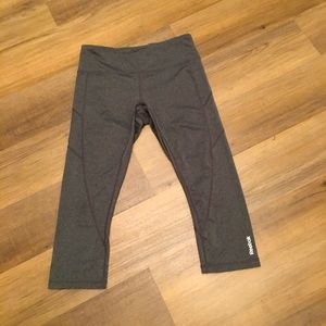 Reebok workout cut off leggings